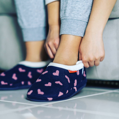 ARCHLINE Orthotic Slippers CLOSED Arch Scuffs Moccasins Pain Relief in Navy Hearts - EUR36