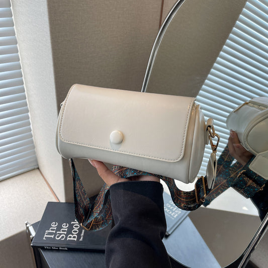 Beige Vintage PU Leather Shoulder Bag with Adjustable Strap - Compact and Stylish